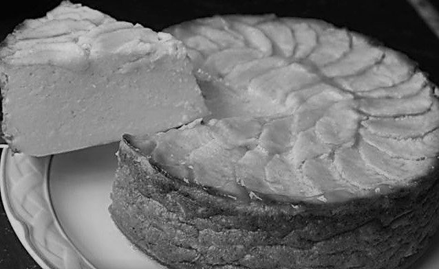 Se juntaron el hambre y las ganas de comer e implosionó el mundo. El Big Bang sería una broma que pasaría a los anales de la historia como una tarta de manzana recién horneada.