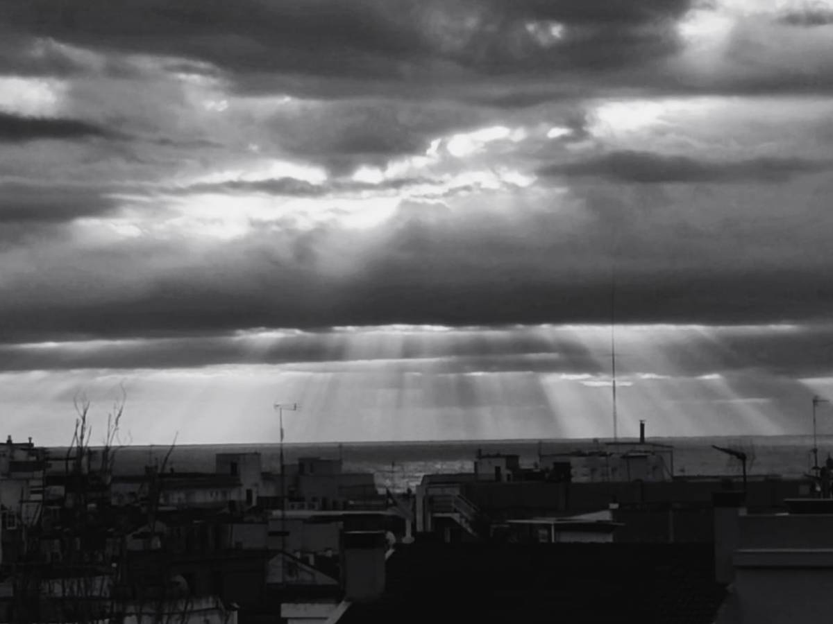 La postura corporal: Testigo del carácter, el lenguaje del cuerpo encierra el dolor de la fidelidad al linaje. Luna nueva en escorpio 2025, hoy me&nbsp;libero.